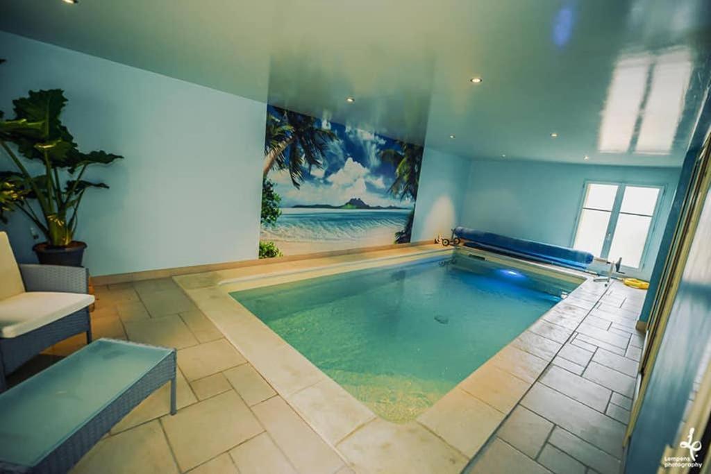 Maison Piscine Interieure Et Garage Troyes Ngoại thất bức ảnh
